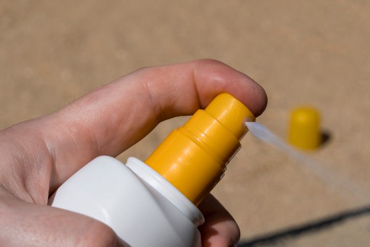 防曬噴霧缺點全方位分析：認知5大特色與需注意的潛在風險！