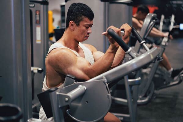 【二頭肌】一文拆解二頭肌訓練失敗的原因，分享５個正確的二頭肌訓練動作＋1個二頭肌極速增大法！