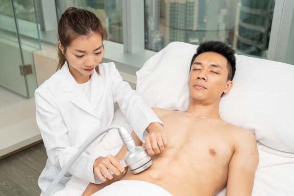 進行 S6 溶脂修形療程