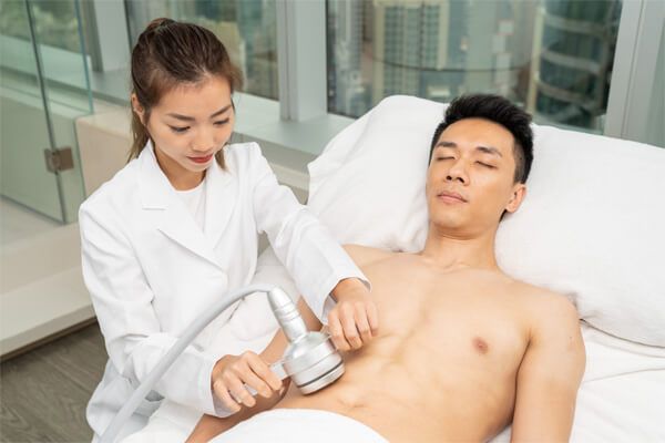 進行冷凍溶脂療程