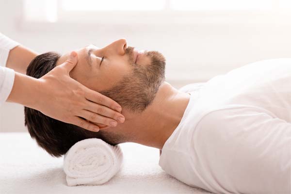 進行 F8 生髮療程