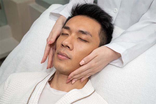 進行 Fotona 4D 鼻鼾槍療程