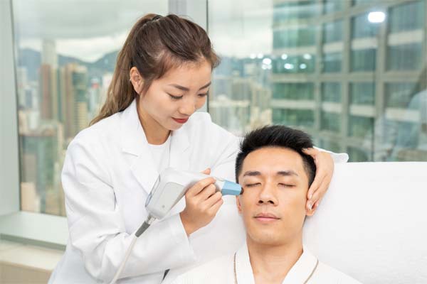 進行激光去斑療程